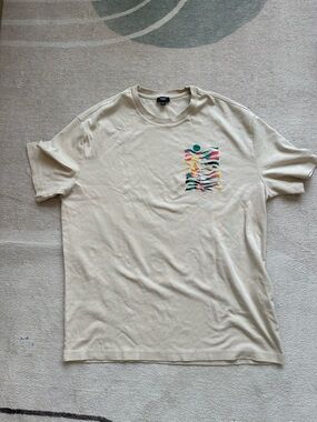 Express Cream Short-Sleeve Tee with Multicolor Abstract Chest Print
